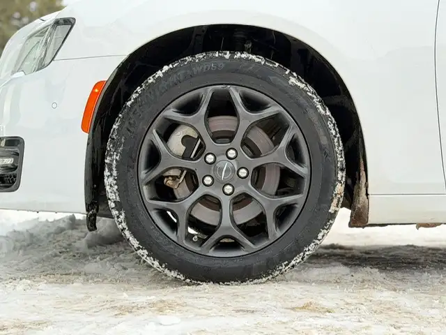 2022 CHRYSLER 300S – 3.6L V6 – AWD   91,000 KM   ACCIDENT FREE - Photo 10