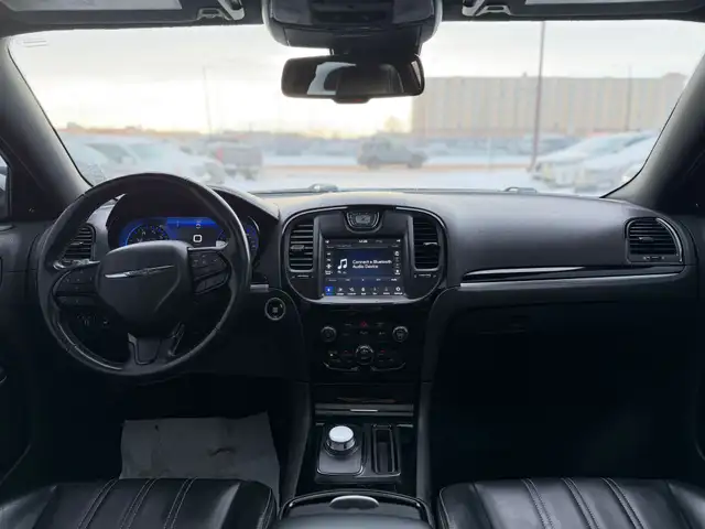 2022 CHRYSLER 300S – 3.6L V6 – AWD   91,000 KM   ACCIDENT FREE - Photo 11