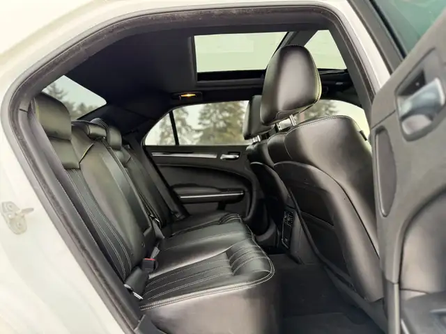 2022 CHRYSLER 300S – 3.6L V6 – AWD   91,000 KM   ACCIDENT FREE - Photo 19