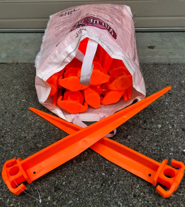 Brand New Landscaping Stakes (x20)