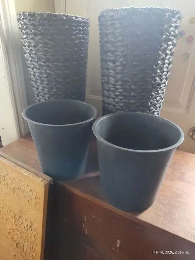 Pair of Tall Wicker Resin Planters - Photo 2