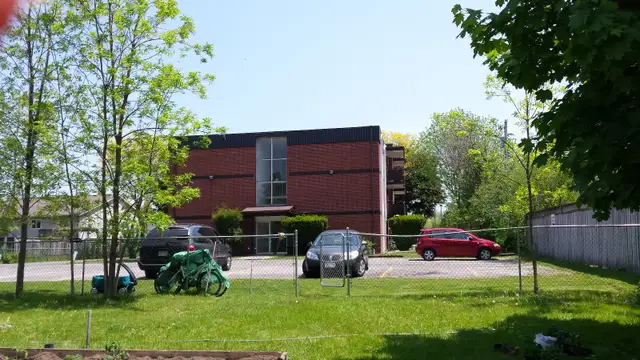 1 bedroom apartment with private patio. - Photo 6