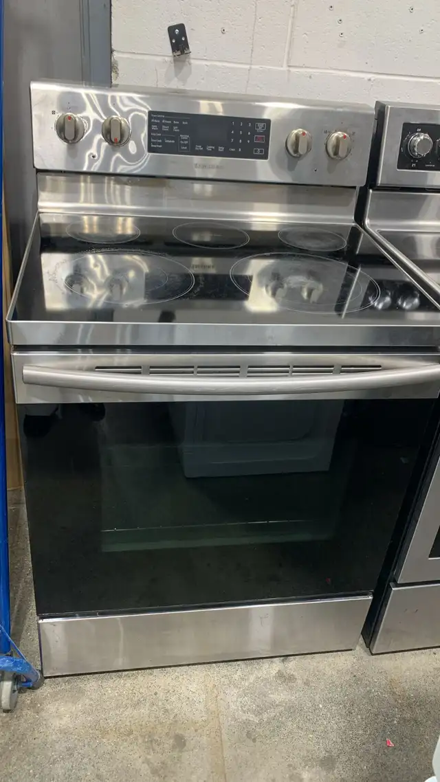 Samsung 30" Electric Stove  Stainless Steel Glass Top – Works