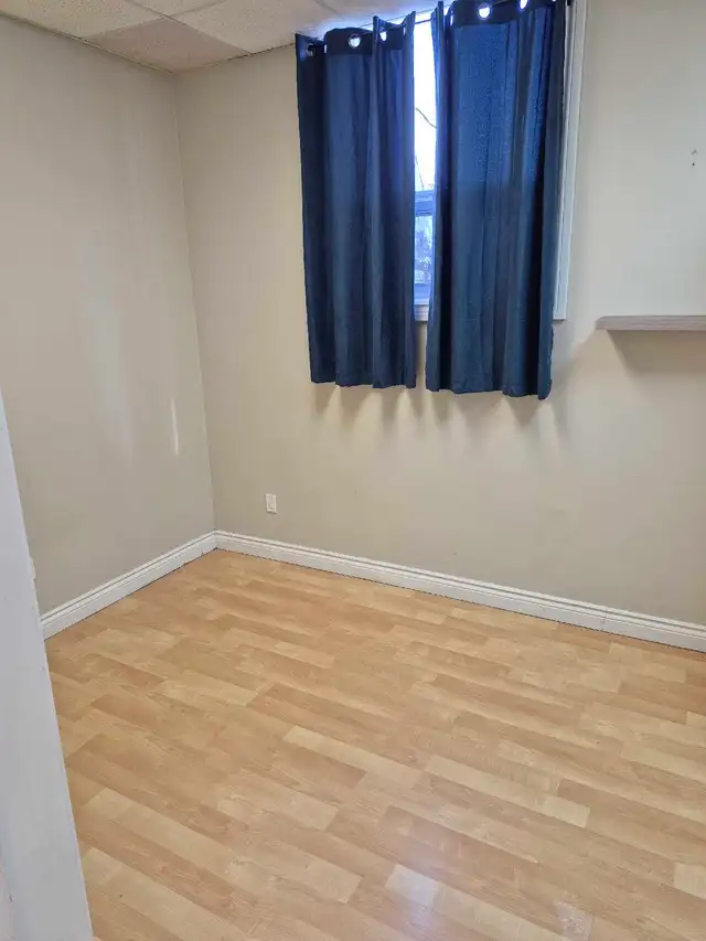 One Bedroom Apartment- Brock and Dundas Whitby - Photo 4