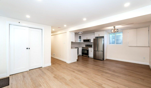 3 Bed | 2 Bath Legal Basement Apartment - Cambridge - Photo 3
