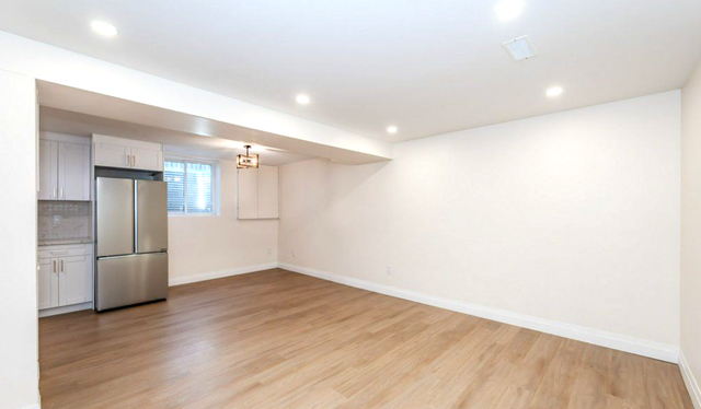 3 Bed | 2 Bath Legal Basement Apartment - Cambridge - Photo 6
