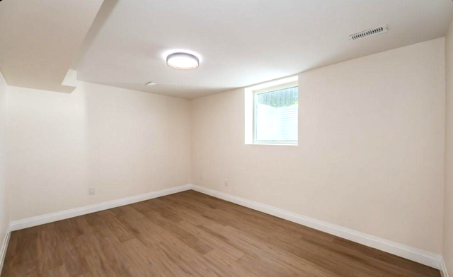 3 Bed | 2 Bath Legal Basement Apartment - Cambridge - Photo 9