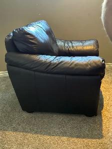 Brown leather chair and ottoman - Photo 4