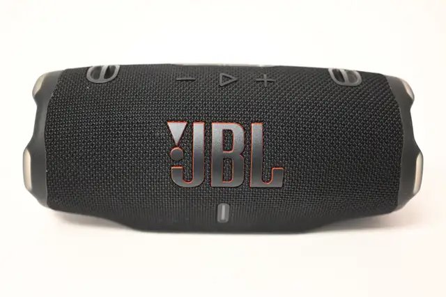JBL Charge 6 Portable Bluetooth Speaker (Black) USED good