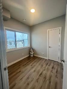 Corner Townhouse for Rent - Photo 2