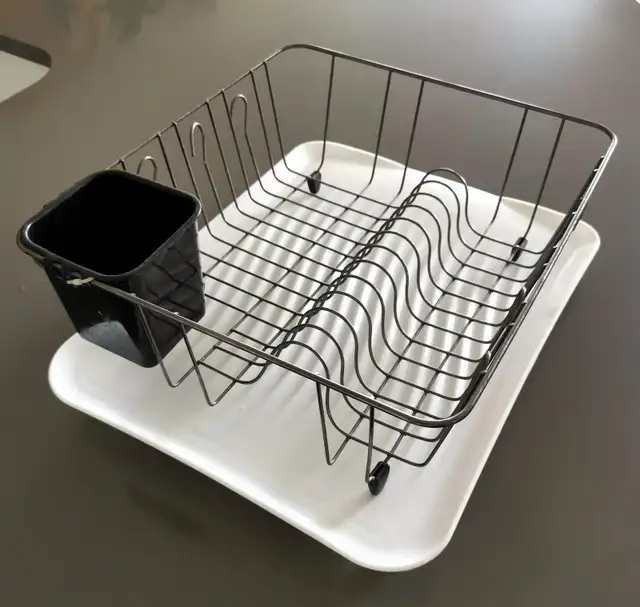 Rust Resistant Dishrack with Flatware Caddy, Angled Drain Board