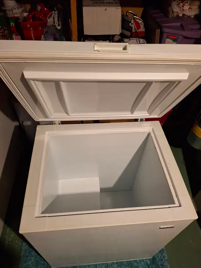 Freezer Kenmore 7 cu ft - Photo 2