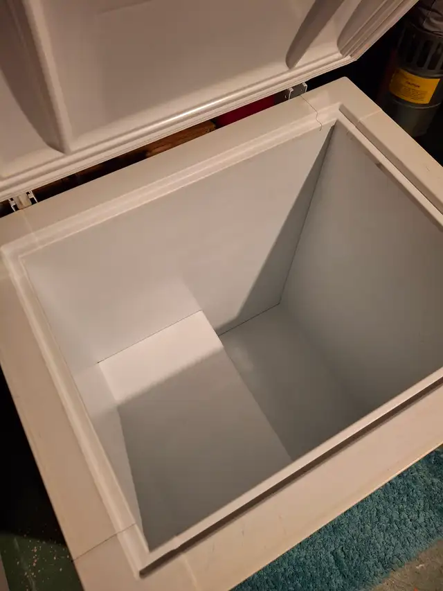 Freezer Kenmore 7 cu ft - Photo 3