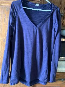 Hardly worn. Reebok hoodie. XLG. Purple.