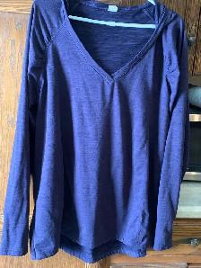 Hardly worn. Reebok hoodie. XLG. Purple. - Photo 2