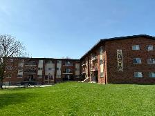 2-bedroom apartment available Immediately - 539 Parkside Dr.