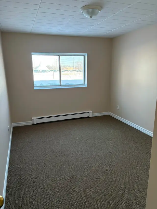 2-bedroom apartment available Immediately - 539 Parkside Dr. - Photo 7