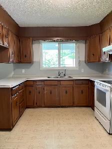 MAIN FLOOR 3 Bd house