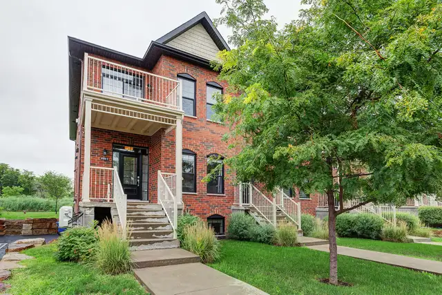 Magnifique Condo 2000 pi2 Brossard