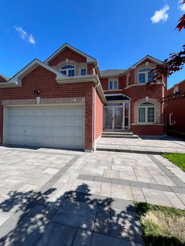 1 Bedroom Suite Rent by Owner in Richmond Hill.