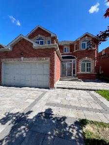 1 Bedroom Suite Rent by Owner in Richmond Hill.