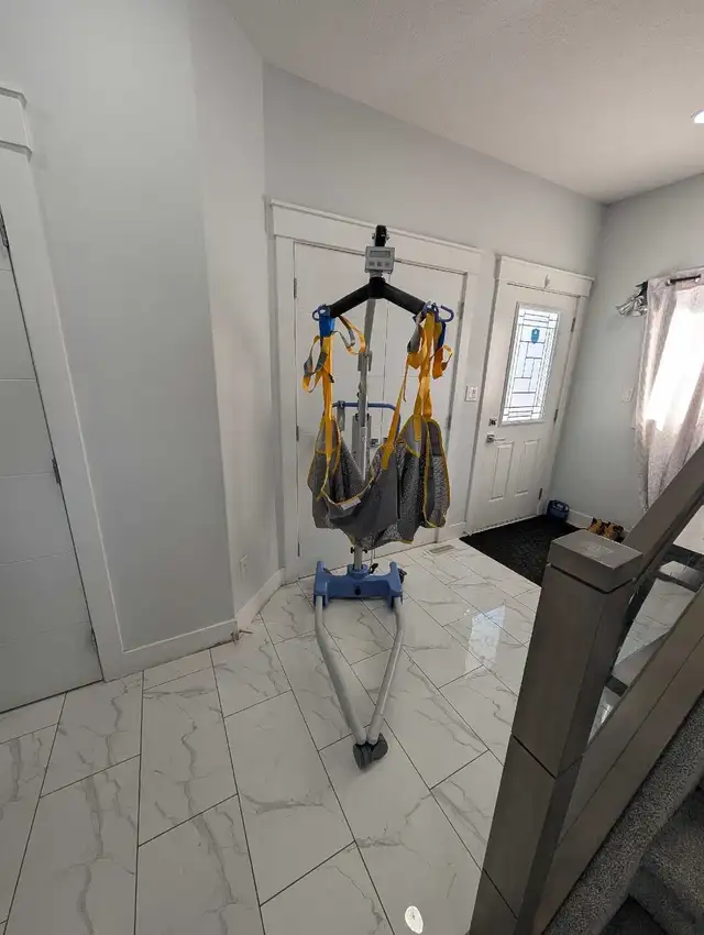 Joerns Hoyer Advance 340 Foldable Portable Electric Patient Lift - Photo 7