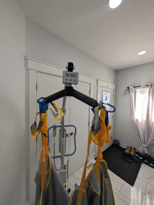 Joerns Hoyer Advance 340 Foldable Portable Electric Patient Lift - Photo 8