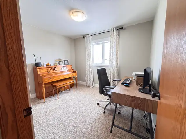 House for sale in Winkler - Photo 6