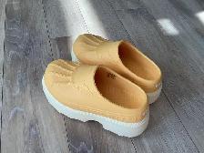 Sorel Women’s Caribou Clog - NEW