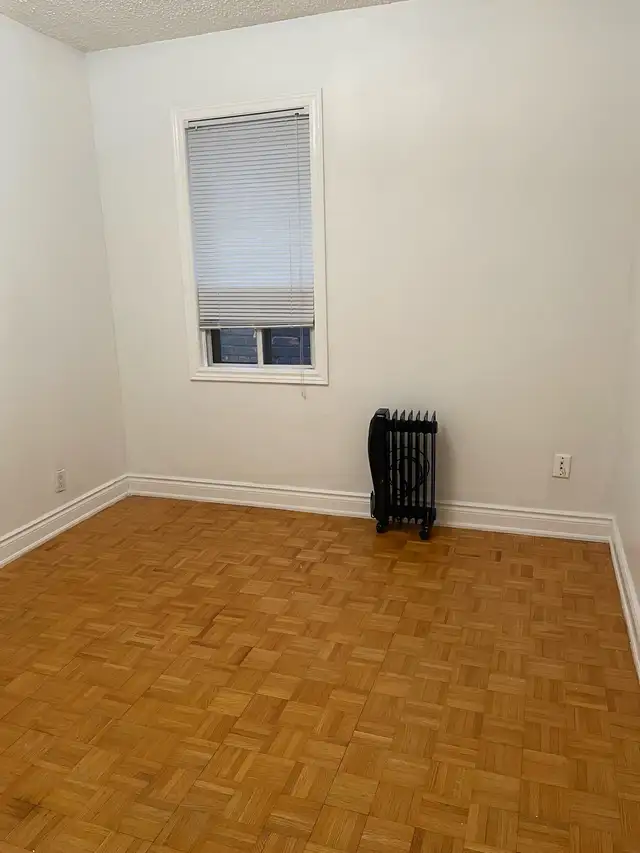 Ossington near Bloor - 2-bedroom flat apartment in Toronto home - Photo 7