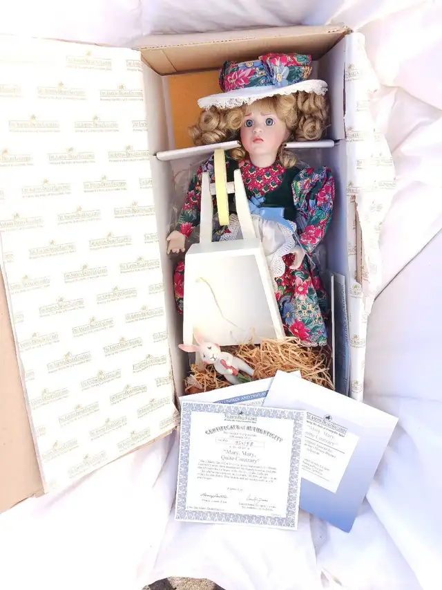 AshtonDrake1995 Vintage PorcelainDoll 'Mary Mary Quite Contrary'