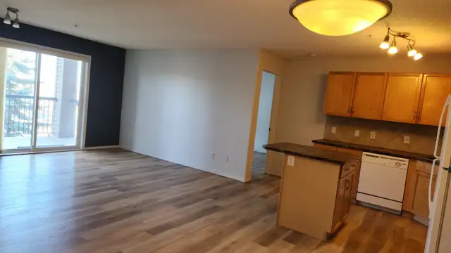 Modern 2 Bed / 2 Bath Condo with Heated Underground Parking – SW - Photo 9