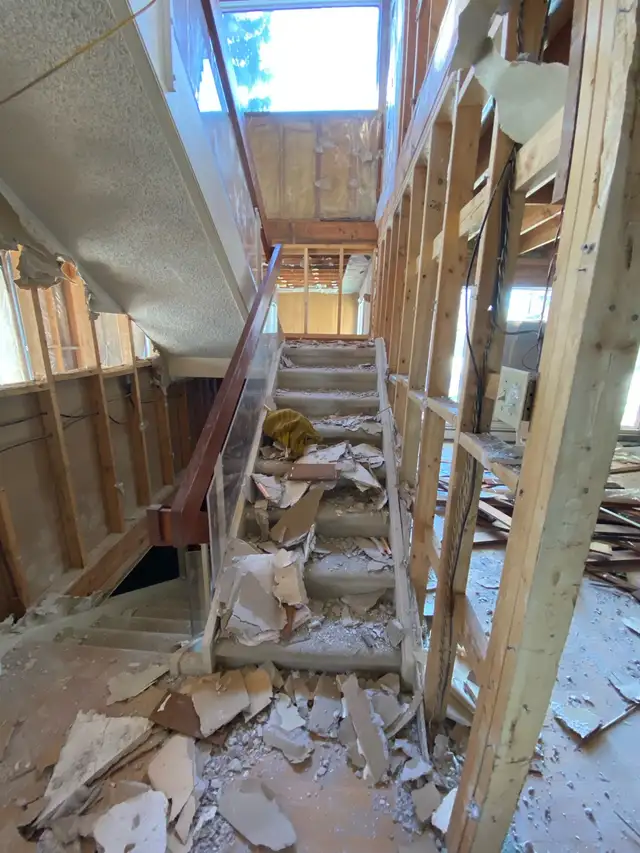Moving Help & Demolition Services – Edmonton - Photo 2
