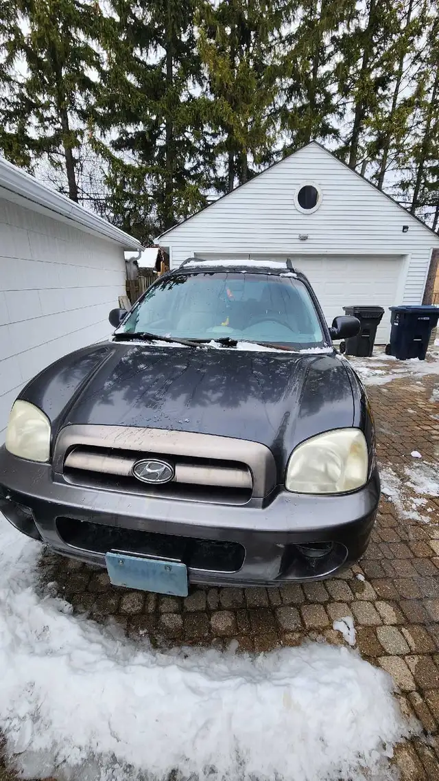 FOR SALE: 2005 Hyndai Sante Fe