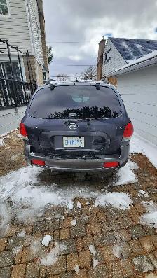 FOR SALE: 2005 Hyndai Sante Fe - Photo 3