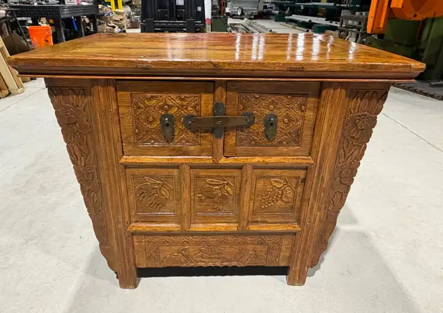 IMPRESSIVE Antique Chinese Wood Carved Altar Cabinet (c. 1800s) - Photo 5