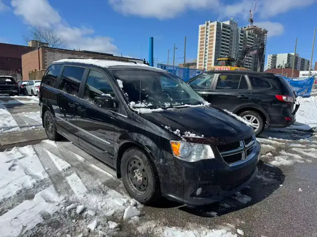 2016 Dodge Grand Caravan Crew - Photo 3