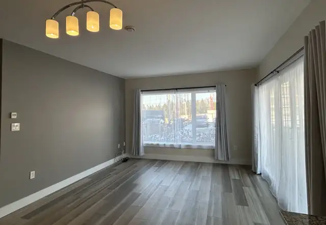 PET FRIENDLY! Apartment is VACANT! Occupancy is fkexible! - Photo 8