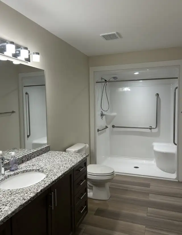 PET FRIENDLY! Apartment is VACANT! Occupancy is fkexible! - Photo 12