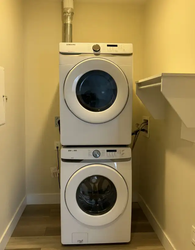 PET FRIENDLY! Apartment is VACANT! Occupancy is fkexible! - Photo 13