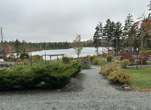 PET FRIENDLY! Apartment is VACANT! Occupancy is fkexible! - Photo 18