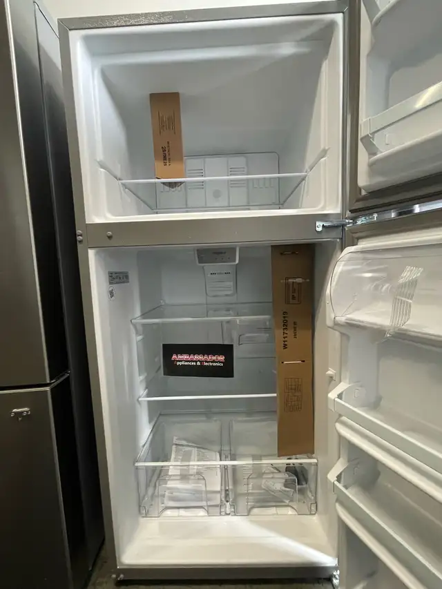 NEW 30" Whirlpool Top Freezer (18.2 Cu.Ft) Stainless Steel - Photo 4
