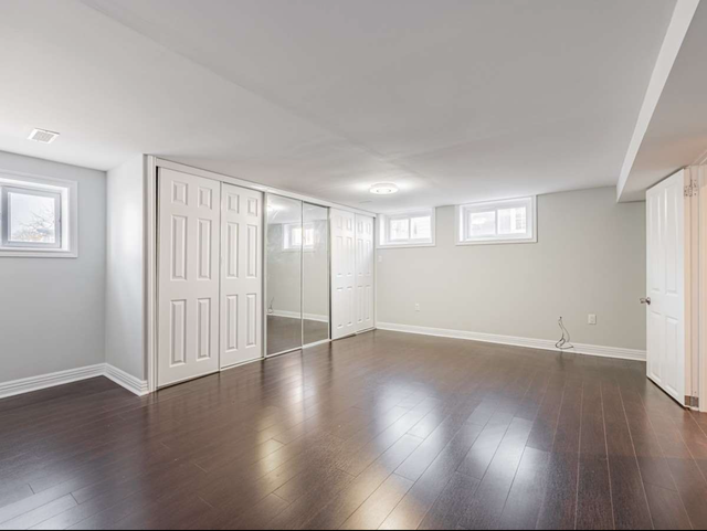 ROOM FOR RENT, SINGLE OCCUPENCY IN DETATCH HOUSE-PLEASE READ AD! - Photo 5