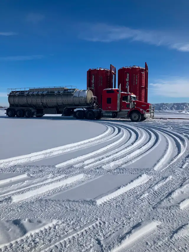 Class 1 fluid hauler - Photo 2