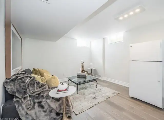 EXECUTIVE 1-BEDROOM LEGAL SUITEWest End Guelph  May 1 - June 1 - Photo 5