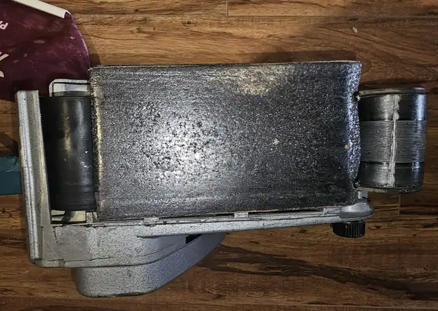 MAKITA BELT SANDER    MODEL #9924DB - Photo 4