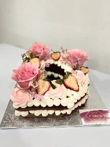 Letter cake Halton custom cakes, Floral cakes - Photo 3