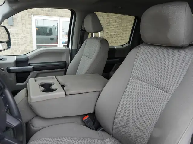 2022 Ford F-350 XLT 4WD Crew Cab | HEAVY DUTY FLAT DECK!! - Photo 22