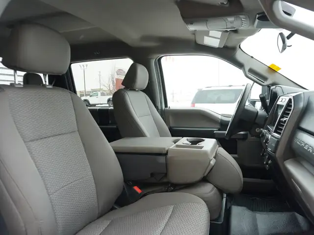 2022 Ford F-350 XLT 4WD Crew Cab | HEAVY DUTY FLAT DECK!! - Photo 30