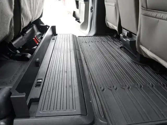 2022 Ford F-350 XLT 4WD Crew Cab | HEAVY DUTY FLAT DECK!! - Photo 38